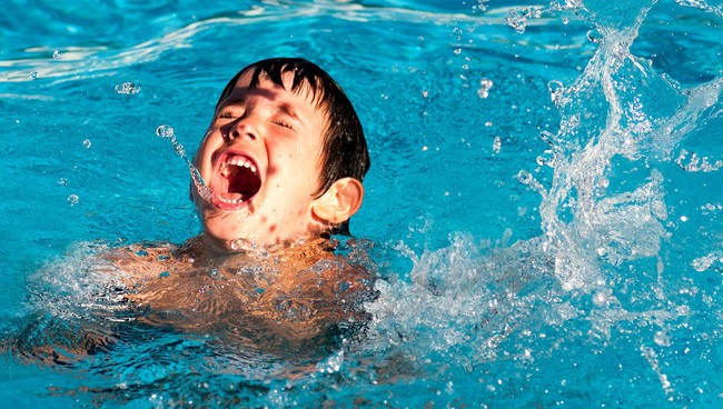 Chứng đuối nước trên cạn là gì? Dấu hiệu và kỹ năng sơ cứu cơ bản!
