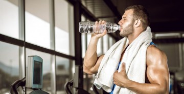 Tập thể dục xong có nên uống nước? Tầm quan trọng của nước với cơ thể